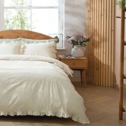 Habitat Cotton 180TC Frilled Cream Bedding Set - Single